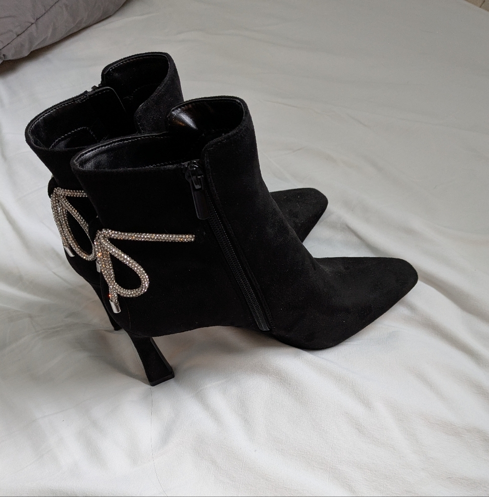 Black suede heel boots